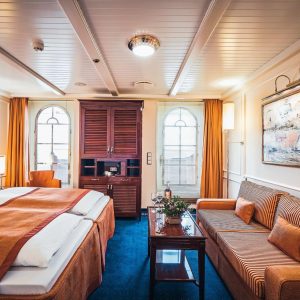 Cabins_Cat.-B_No.-324_050_sRGB_-Pesqueira-min-1680x1120