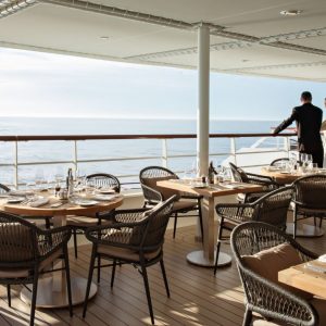 Ponant - Bougainville - Außendeck Restaurant