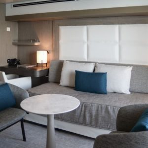 Ponant - L'Austral - Suite Prestige Sitzecke