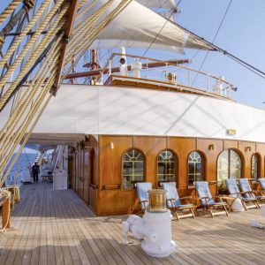 SeaCloud_Kreuzfahrten_SeaCloud2_Vordeck_Sonnenliegen
