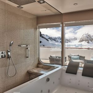 Silver Endeavor Kabinen Grand Suite Bad & Terrasse