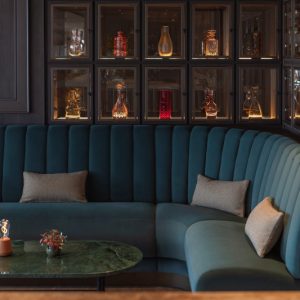 Silver Nova & Silver Ray - Restaurant Salt Bar 01