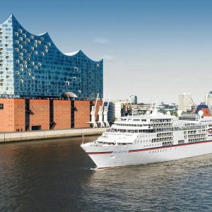 ms Europa - aussen 02 Elbphilharmonie